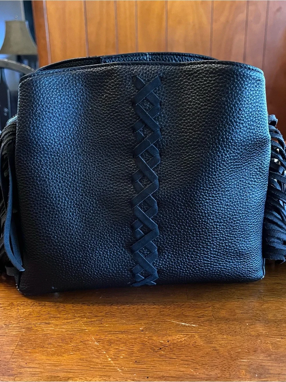 Carolina Hill compact black